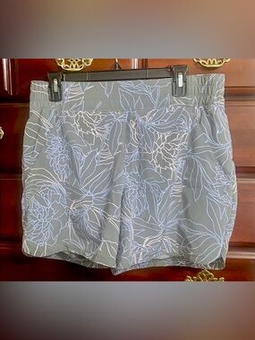 Columbia Alpine Chill Zero Athletic Shorts, Gray w/ Floral Line Design - L